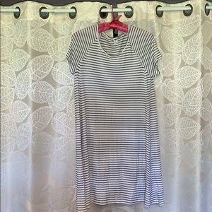 PRICE FIRM! Moving Sale! Jersey knit flow-dress
